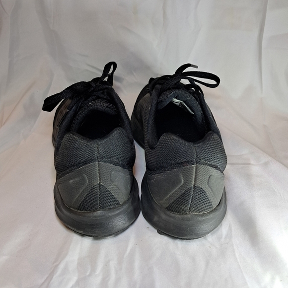 Nike Downshifter 7 Triple Black 852433-004 Women Sneakers Size 7 Running Trainer - Picture 4 of 9